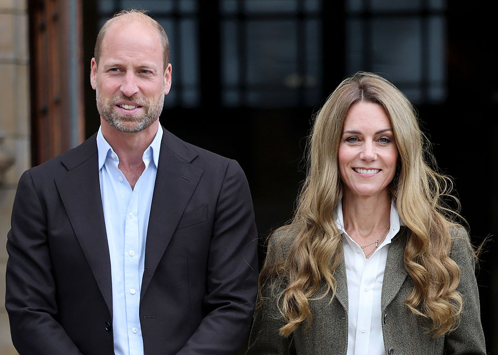 Deu ruim: Kate loira foi comparada &agrave; rainha Camilla e &agrave;s perucas das atrizes que interpretam a princesa Aurora, da Disney