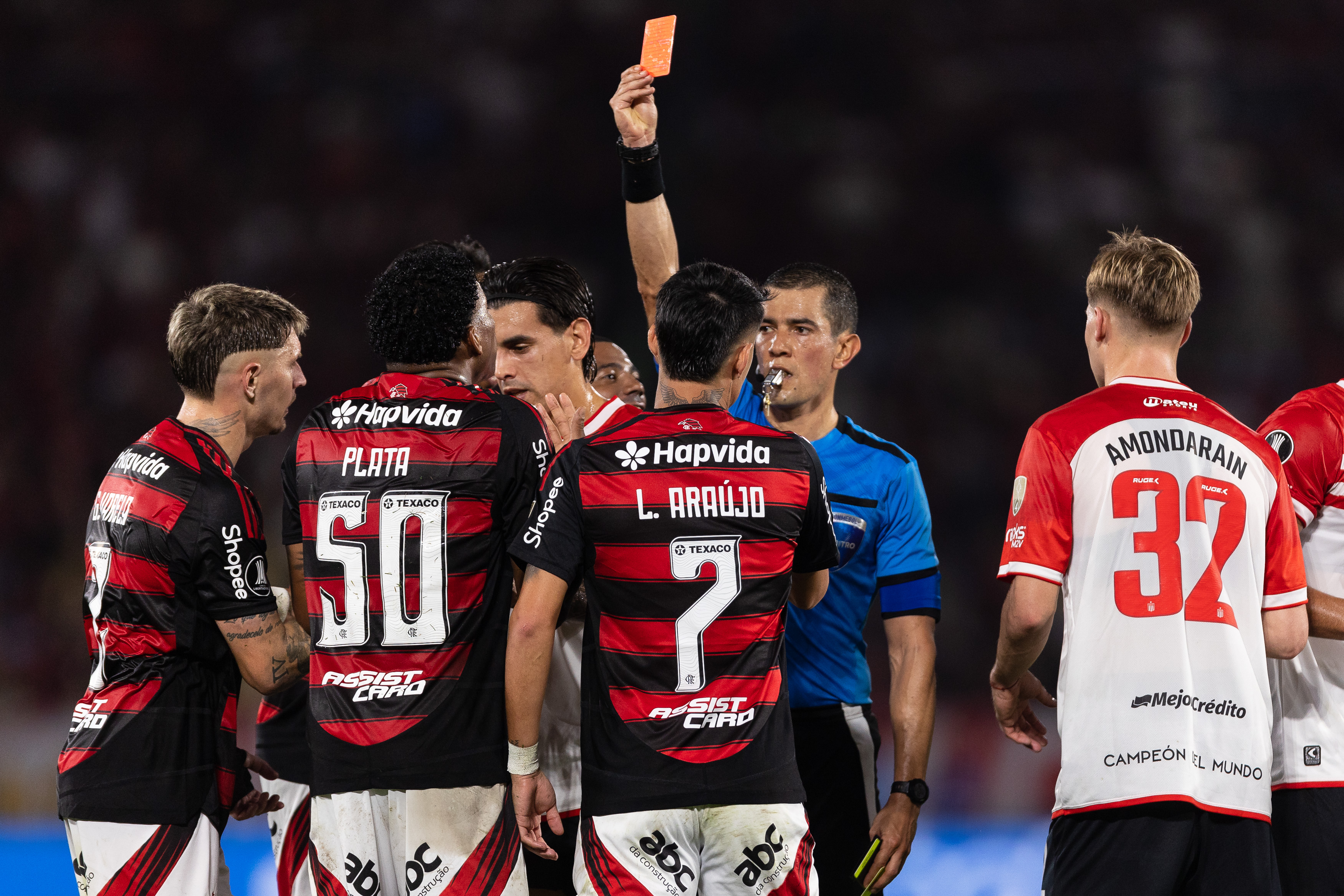 Conmebol anula expulsão de Plata do Flamengo; advogado aponta divergência com regras
