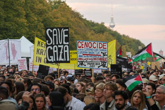 Manifestação levou 60 mil pessoas às ruas de Berlim com solidariedade aos sobreviventes em Gaza