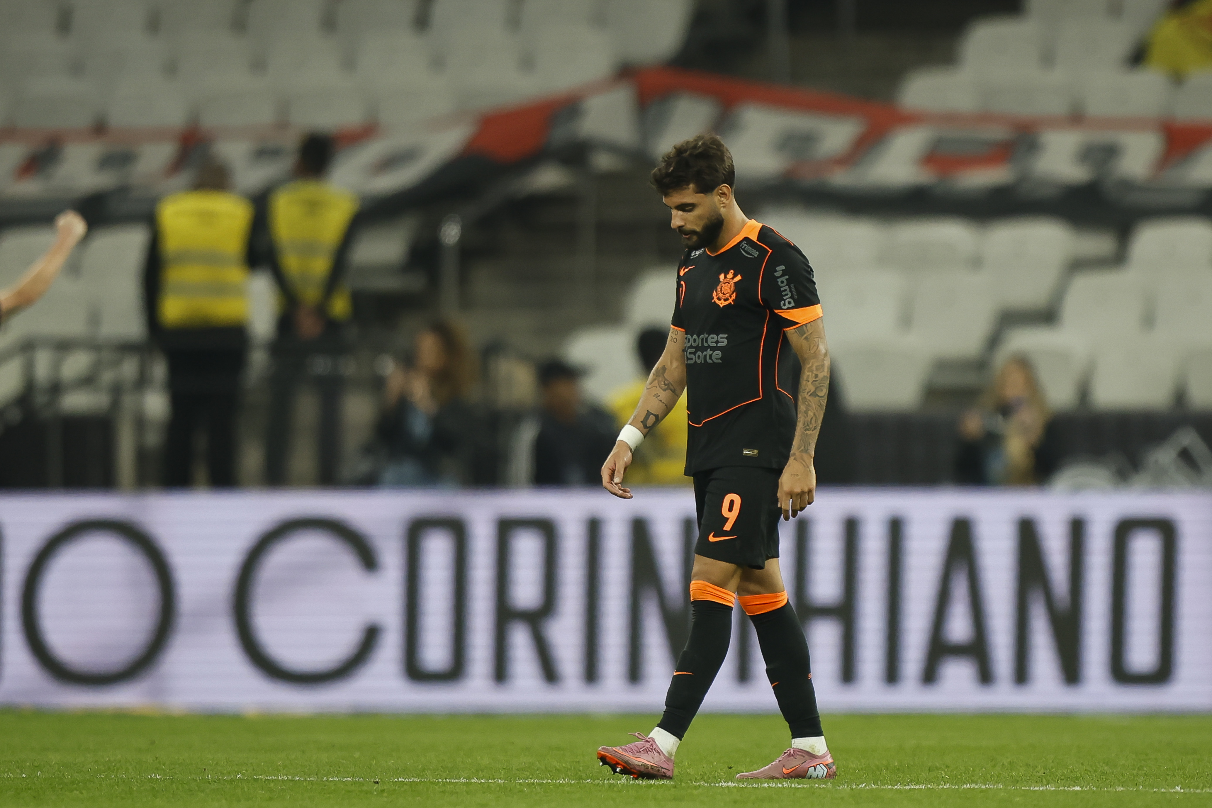 “Pior cavadinha da história”: canal espanhol critica cobrança de Yuri Alberto
