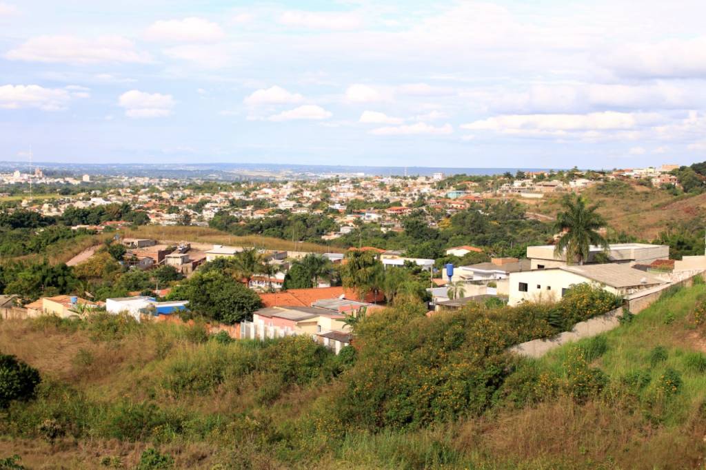 Suspeito de assalto a residências é detido e morre em delegacia no DF