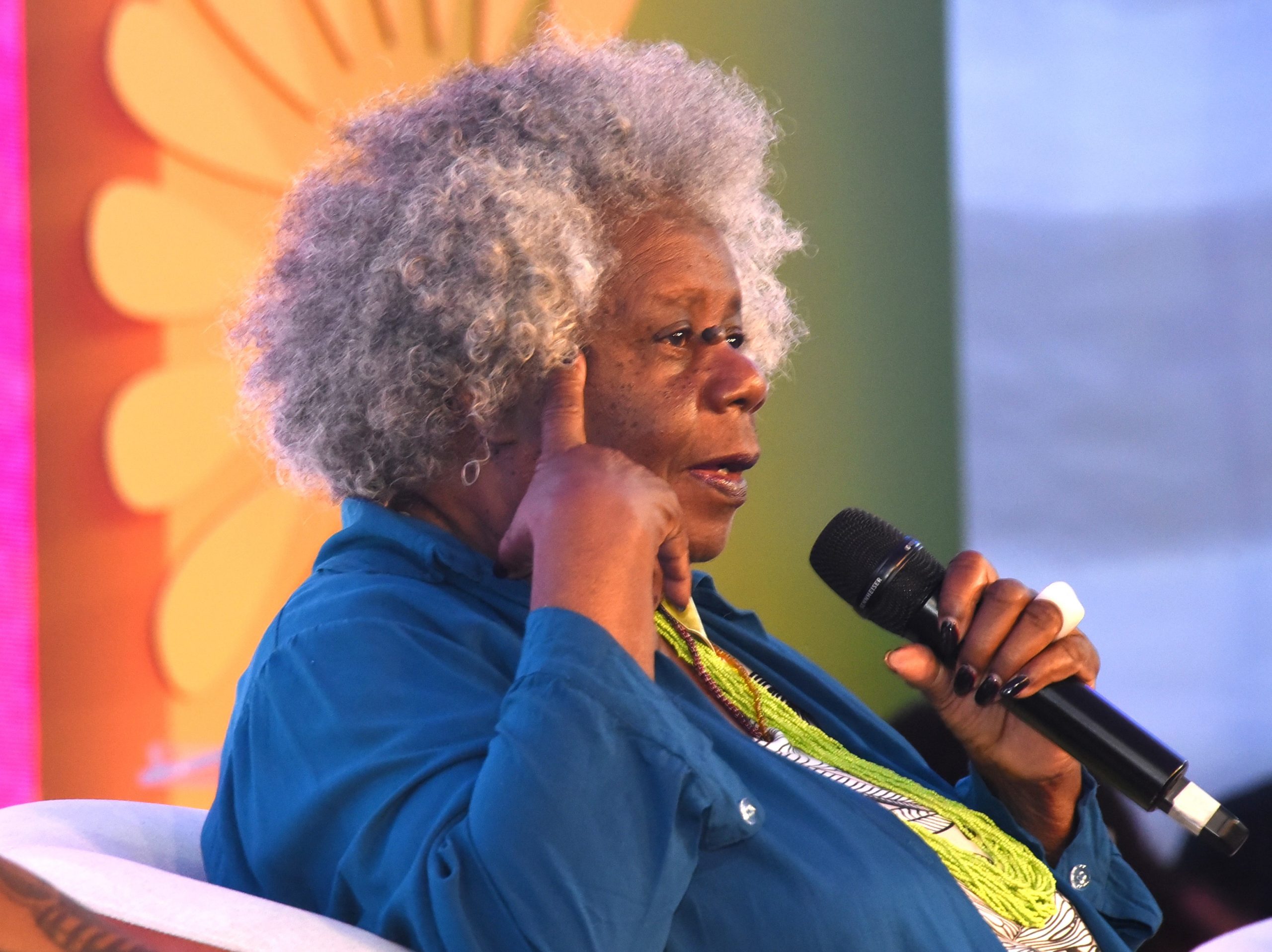Conceição Evaristo é a estrela de festa literária de Maricá