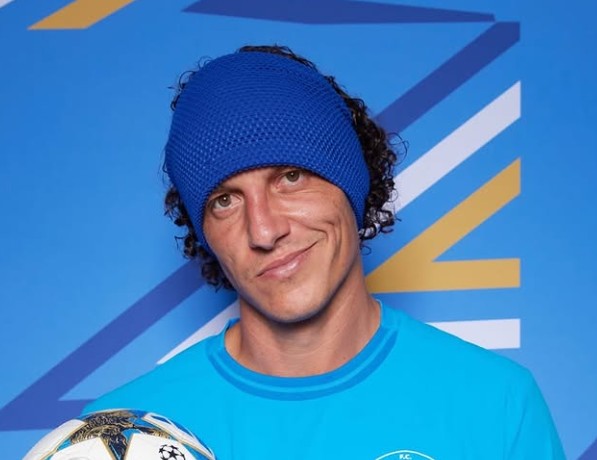 David Luiz toma atitude contra mulher que o acusa de ameaça