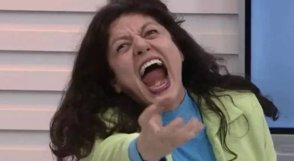 Atriz grita em entrevista e surpreende apresentadora de jornal da Globo