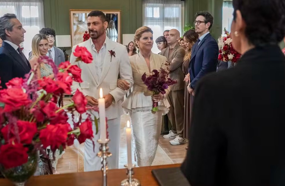O escândalo que domina casamento de Odete e César: Vale Tudo 08/09