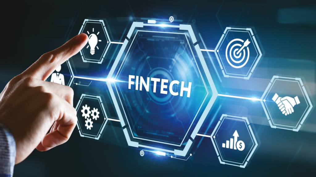 Crise de confiança no sistema financeiro força freio na expansão das fintechs