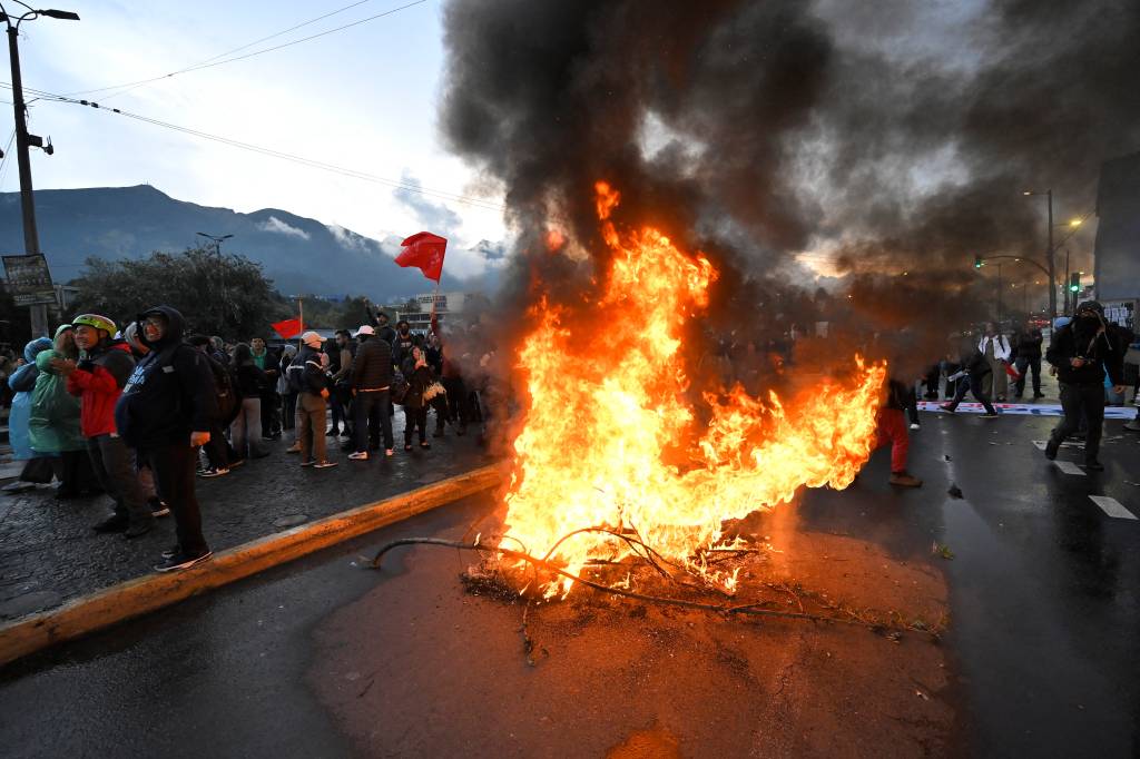 Protestos, estado de emergência, denúncias de repressão: entenda atual crise no Equador