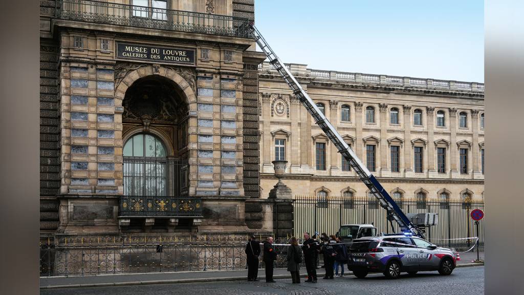 Ladrão de coroa: o assalto no Louvre