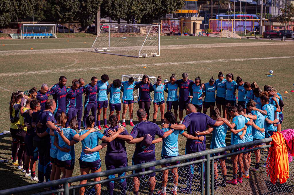 Condições precárias das instalações do time feminino do Flamengo viralizam; veja vídeo