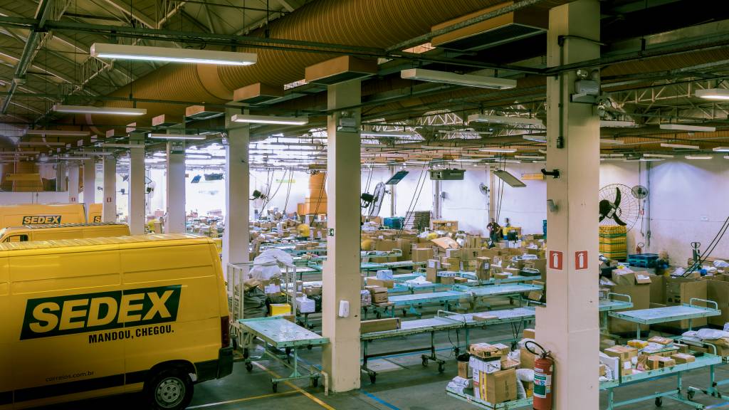 Crise nos Correios expõe fracasso do governo Lula na condução das estatais