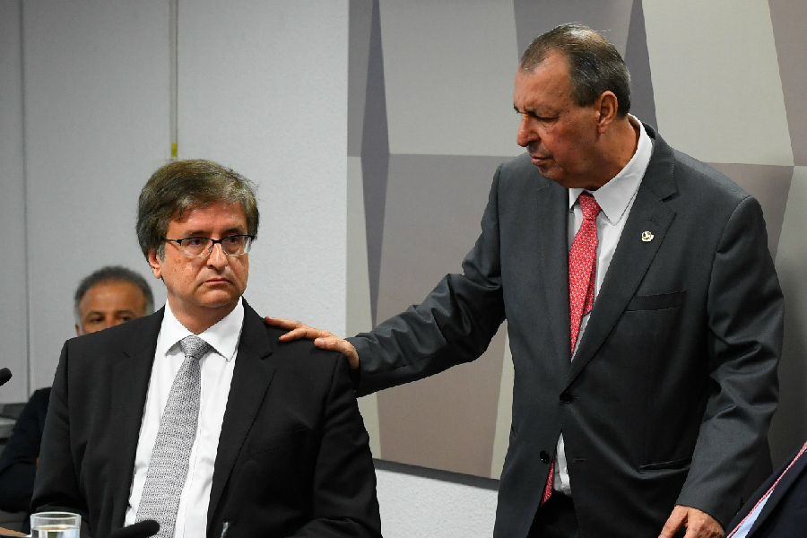 Senador elogia atuação de Gonet na ação do golpe em parecer de recondução