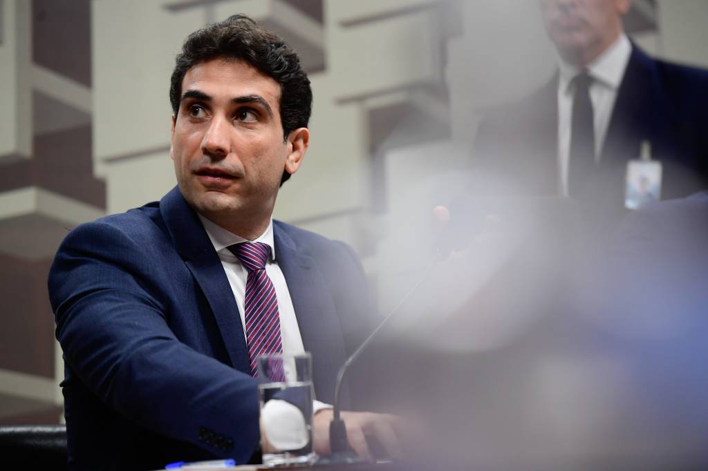 Senadores questionarão Galípolo sobre acordo de leniência com Campos Neto