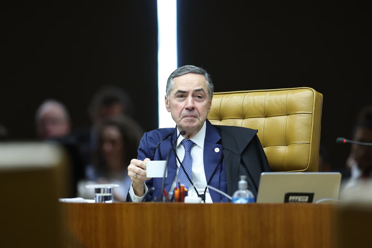 Ministros derrubam decisão de Barroso que permitia a enfermeiro auxiliar em aborto legal