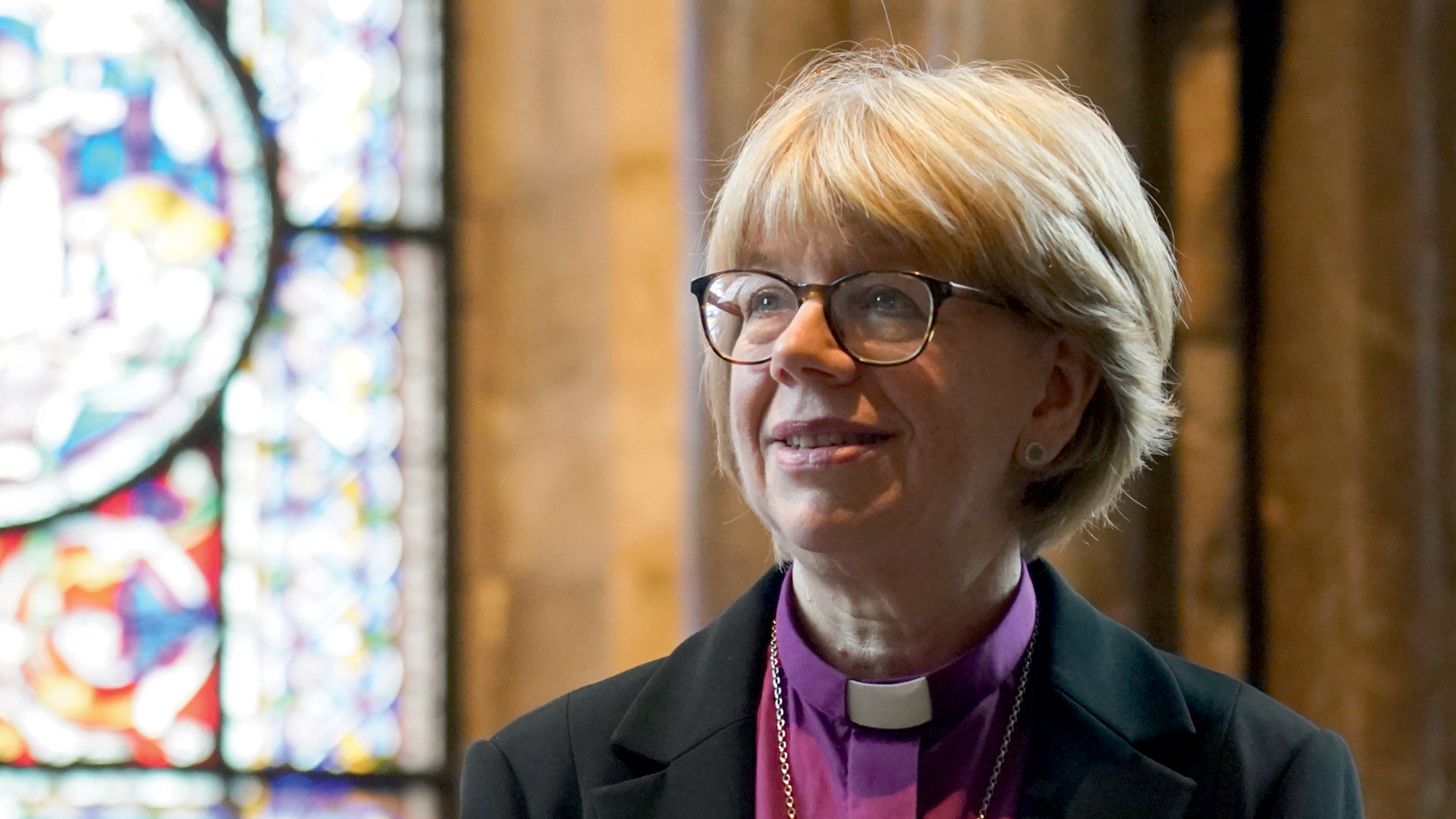 A mulher que simboliza o movimento histórico da Igreja Anglicana