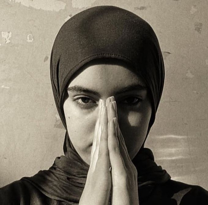 Poeta palestina expressa desejo de ‘voltar a viver momentos entediantes’