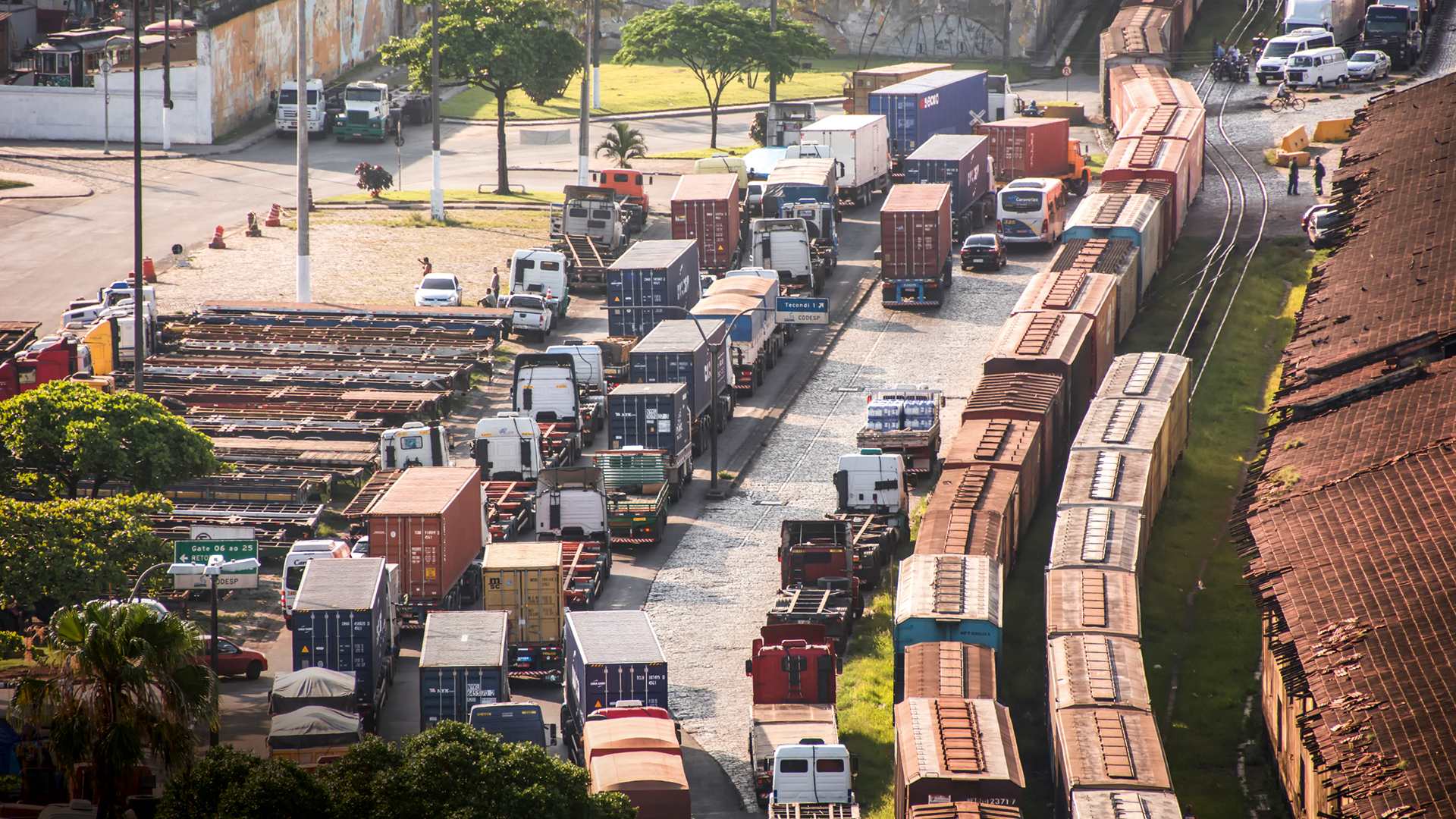 Custo-Brasil impõe pesado fardo à economia e mobiliza setor produtivo por medidas