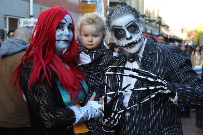 Halloween in Salem Massachusetts Tradição levada a sério: durante todo o mês de outubro é possível encontrar pessoas fantasiadas em Salem