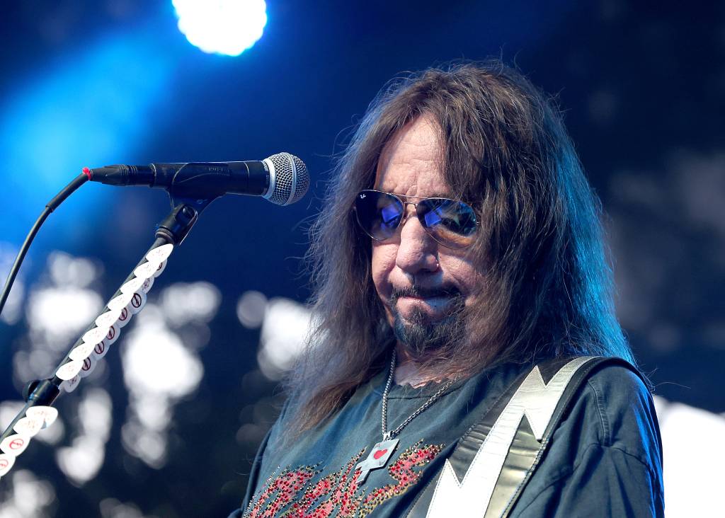 Morre, aos 74 anos, Ace Frehley, guitarrista da banda Kiss
