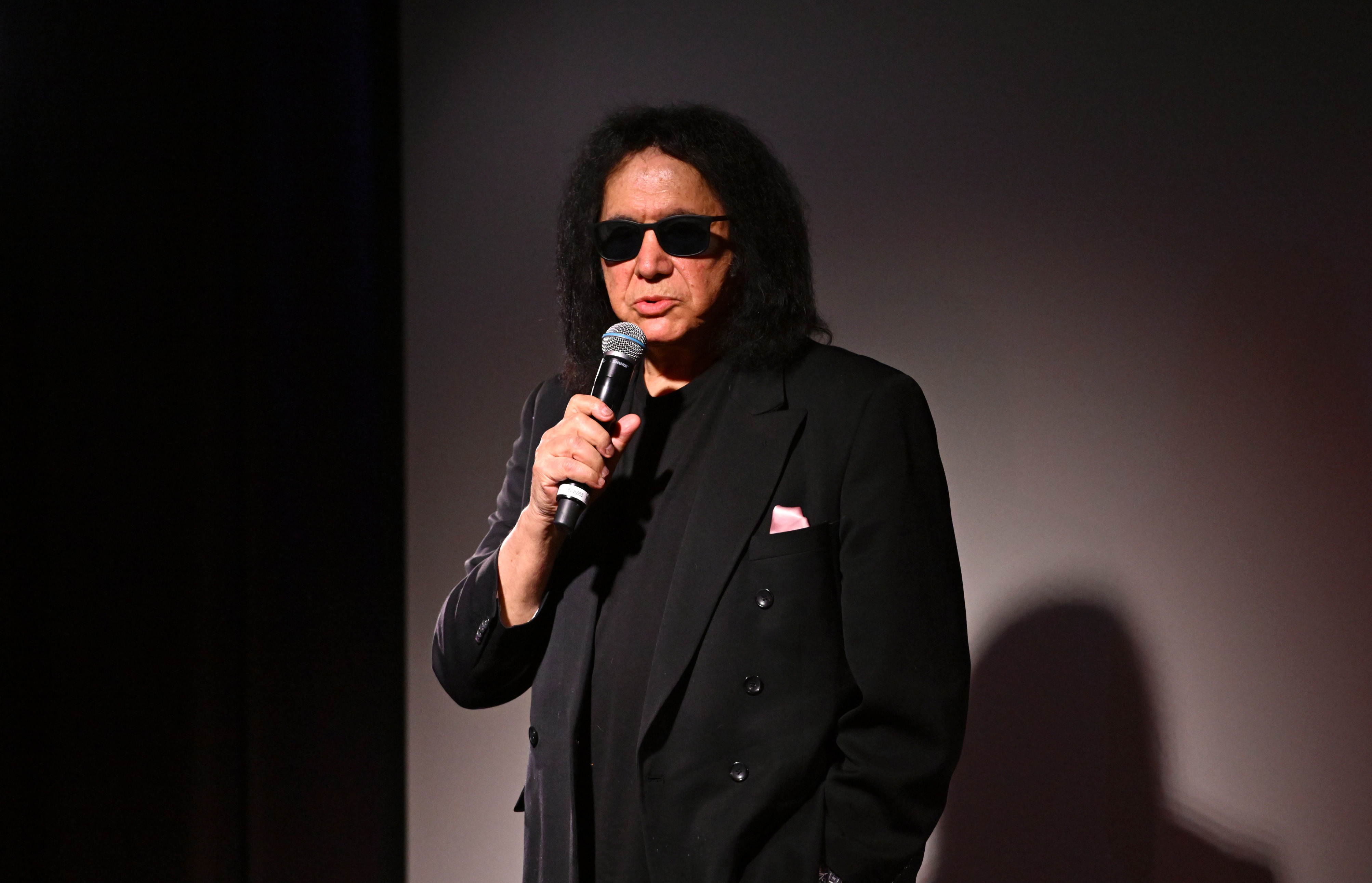 Gene Simmons, do Kiss, sofre acidente de carro; saiba estado de saúde
