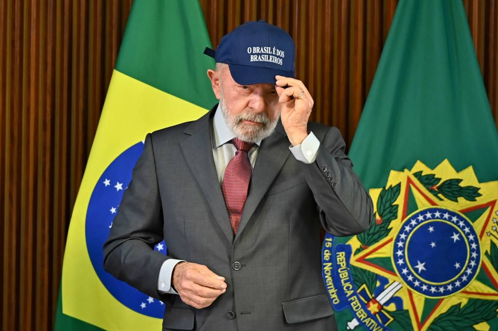 Quem pode jogar água no plano de Lula de desfilar na Sapucaí em 2026