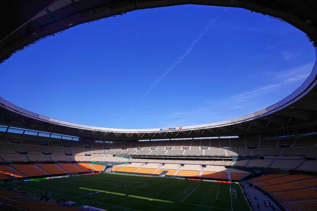 Betis x Lyon: onde assistir, horário e escalações