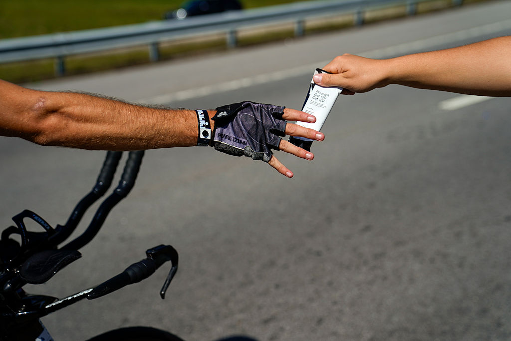 Géis, gels ou geles? Descubra qual é o plural correto da palavra “gel”