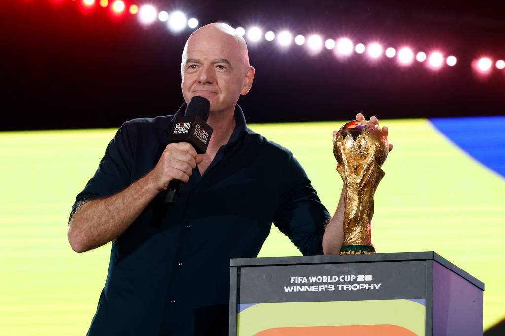 Por que Infantino sugeriu realizar a Copa do Mundo em março ou outubro?