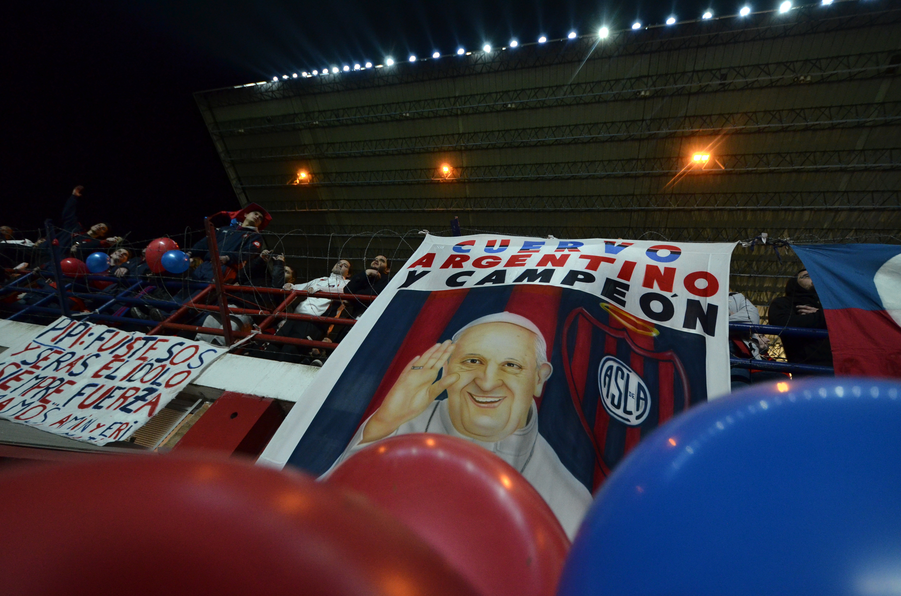Clube do coração de papa Francisco está a quatro dias da falência, segundo TV argentina