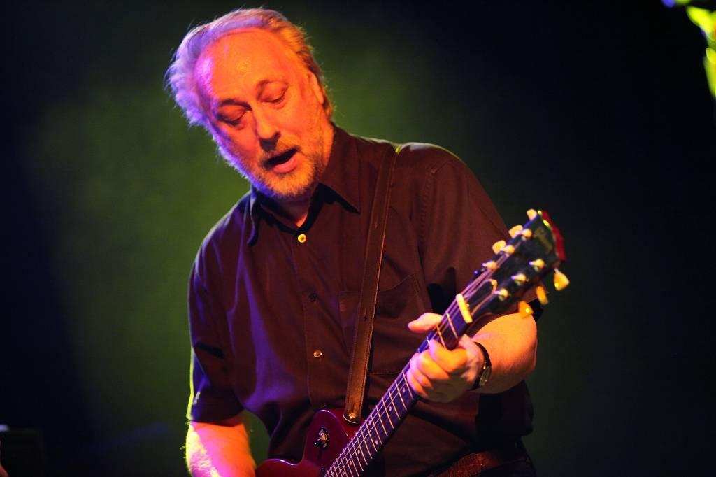 Chris Dreja, guitarrista e fundador do The Yardbirds, morre aos 78 anos