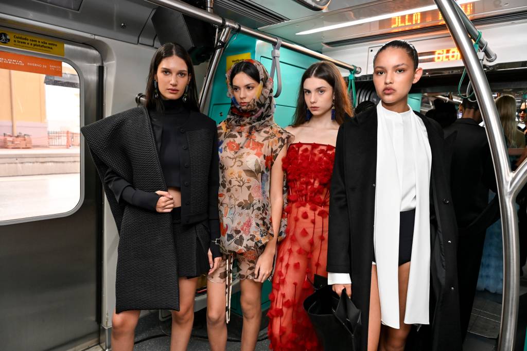 Como Gloria Coelho colocou a moda nos trilhos? ‘É preciso movimento’