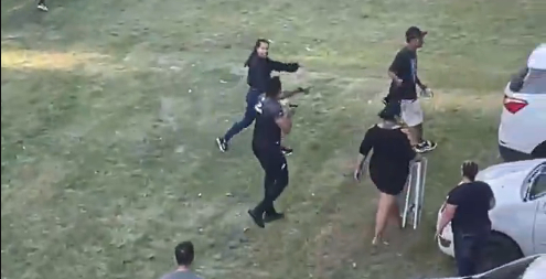 Quarto árbitro saca arma após confusão em jogo no Rio Grande do Sul; confira vídeo