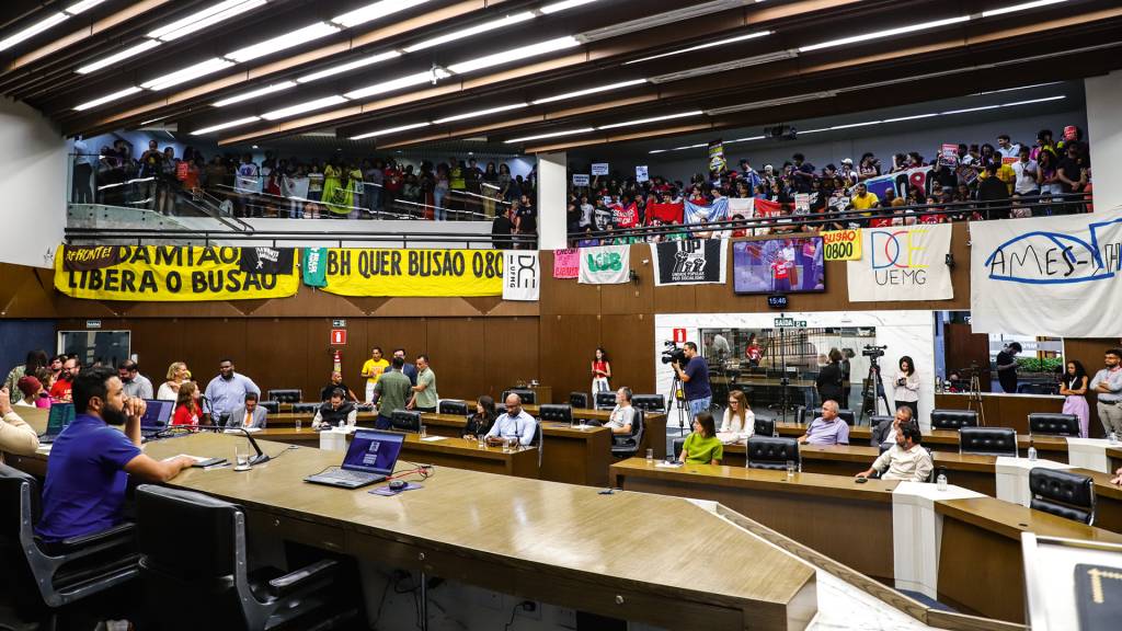 Governo diz que estuda oferecer transporte gratuito no país, mas a conta não fecha