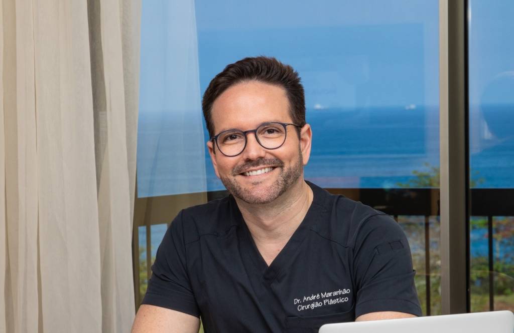 Outubro Rosa: cirurgião explica impactos da reconstrução mamária