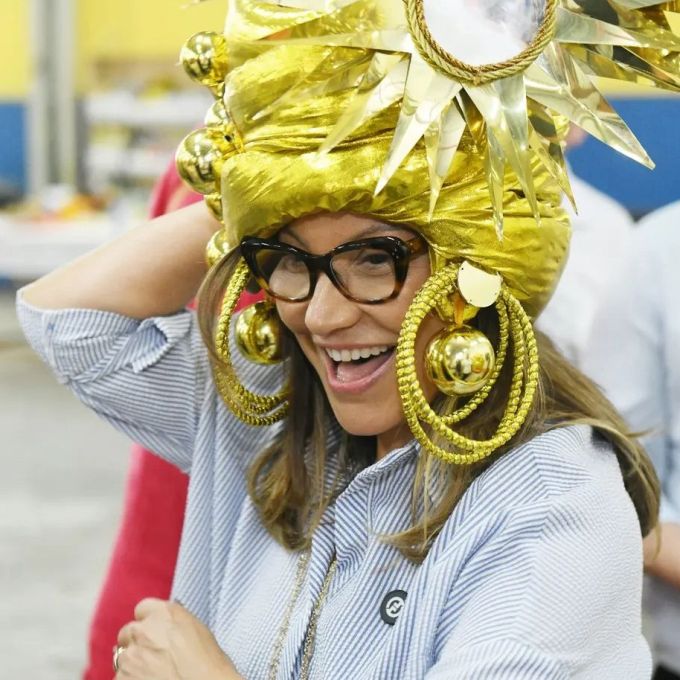 A ala das autoridades no carnaval de Lula