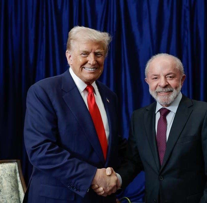 “Questão de tempo”, diz Randolfe sobre fim de sanções e tarifas dos EUA ao Brasil