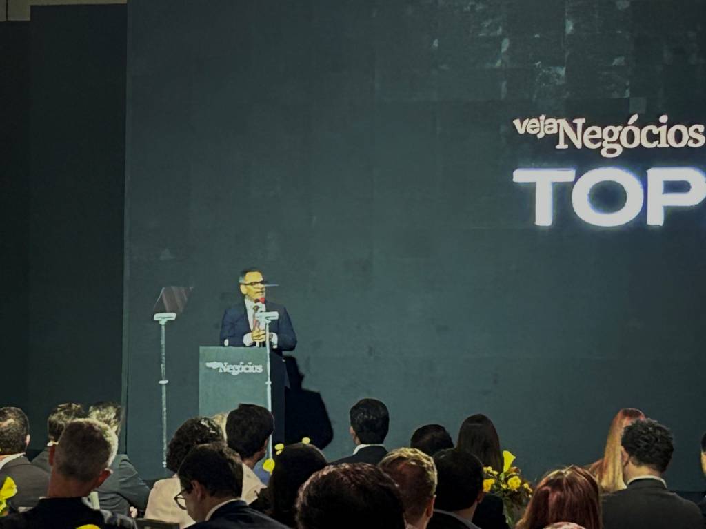 ‘Estado deve regular a economia, não sufocá-la’, diz CEO da Abril no Prêmio TOP30