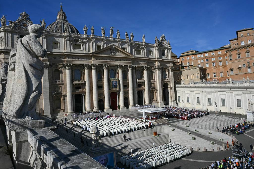Vaticano diz que só Jesus é capaz de salvar e rejeita que Virgem Maria seja ‘corredentora’