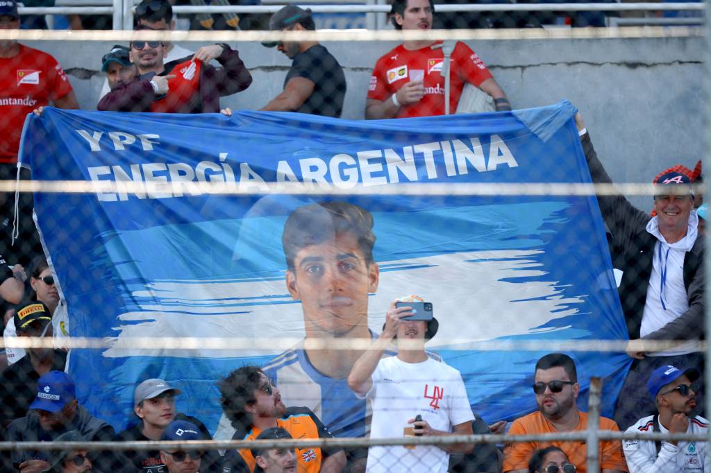F1: em clima de Copa, brasileiros provocam torcida argentina em Interlagos