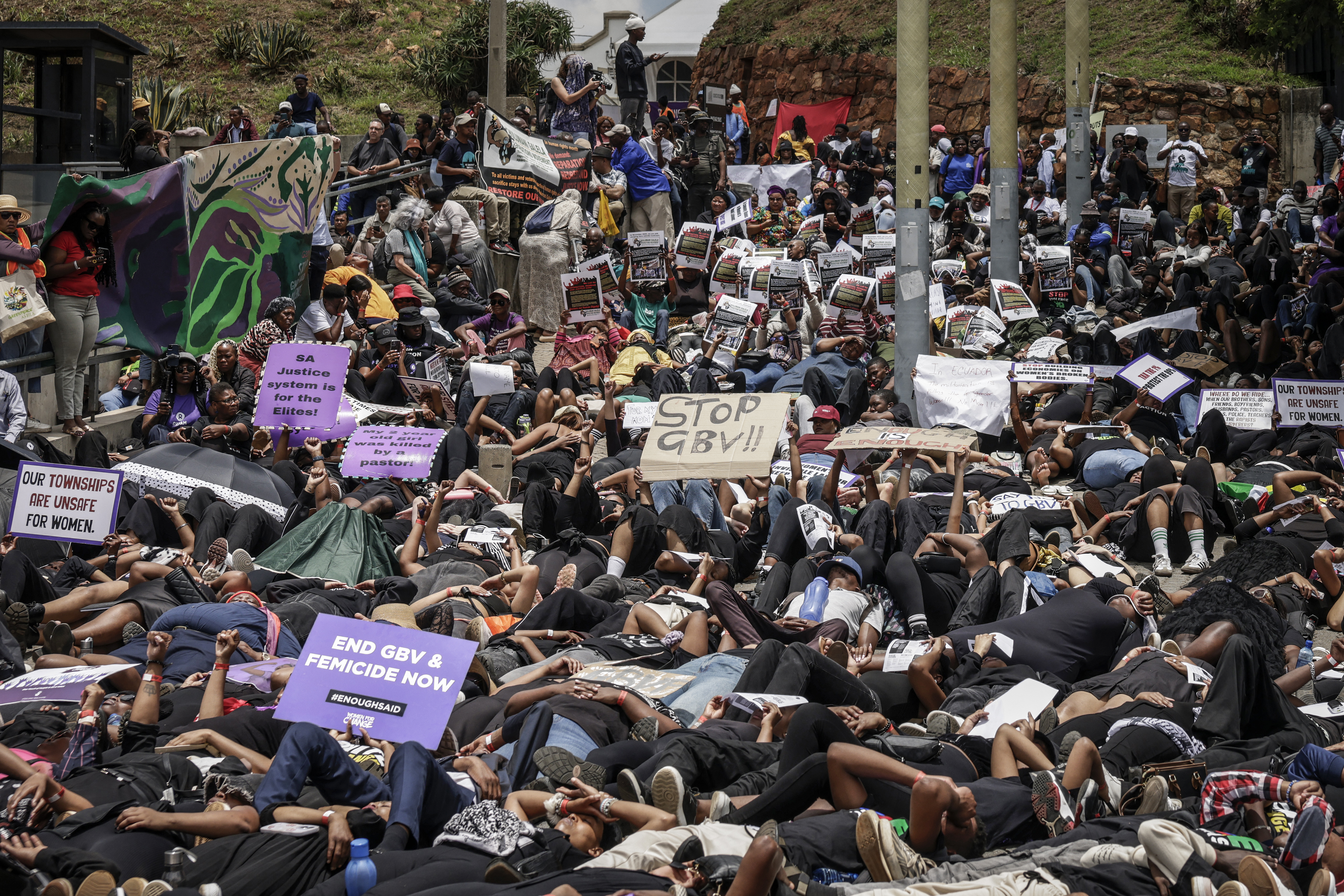Pré-G20, mulheres protestam e África do Sul declara violência de gênero ‘desastre nacional’