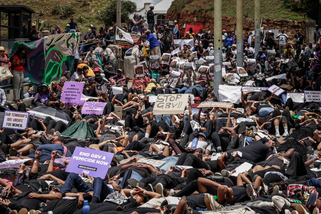 Pré-G20, mulheres protestam e África do Sul declara violência de gênero ‘desastre nacional’