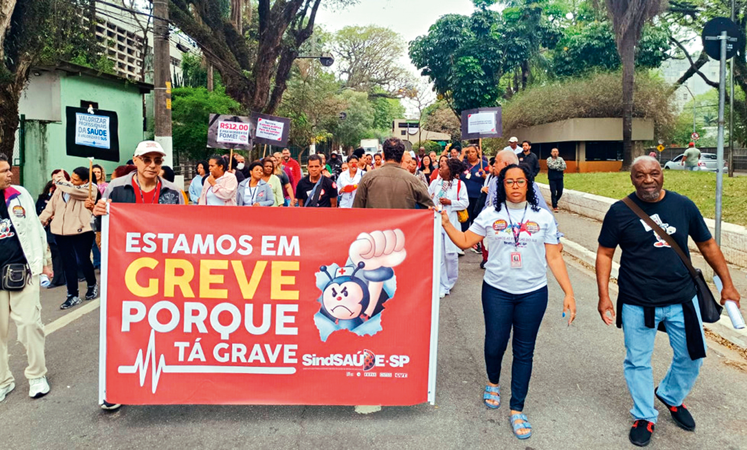 SA&Uacute;DE -&ensp;Greve no SUS: filas intermin&aacute;veis no atendimento