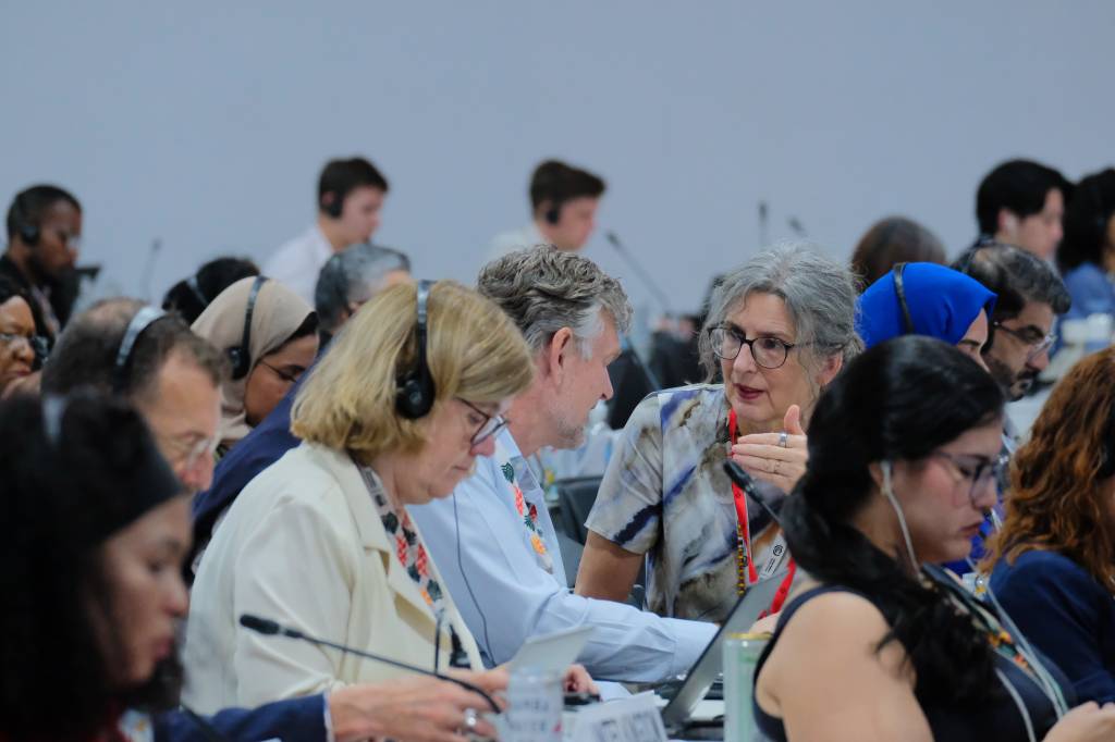 Aliança de países exige mapa do caminho para o fim dos fósseis na COP30