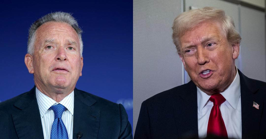 O presidente dos Estados Unidos, Donald Trump (à direita), e o seu enviado especial, Steve Witkoff.