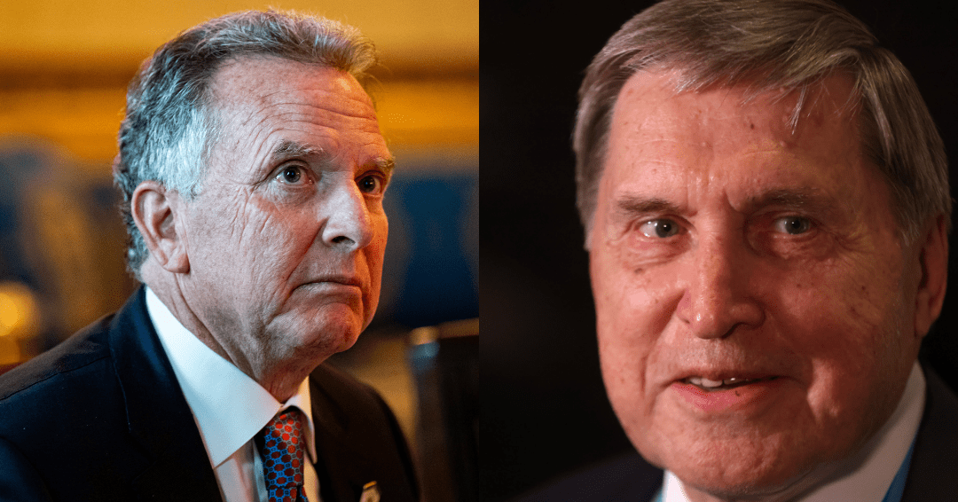 O enviado especial dos Estados Unidos, Steve Witkoff (`à esquerda), e o assessor de política externa da Rússia, Yuri Ushakov (à direita).