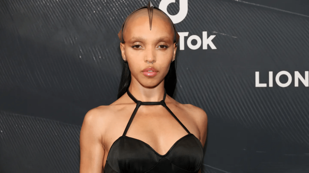 A arte experimental e inovadora da cantora FKA Twigs
