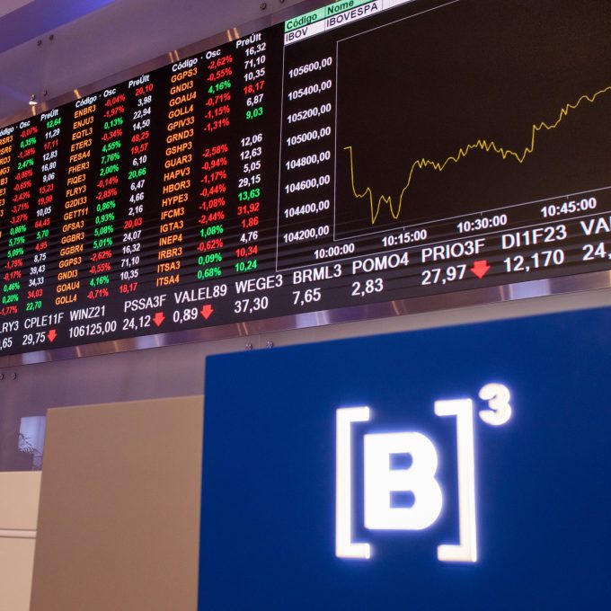 Ibovespa valoriza impulsionado por cenário macroeconômico brasileiro e preços do petróleo