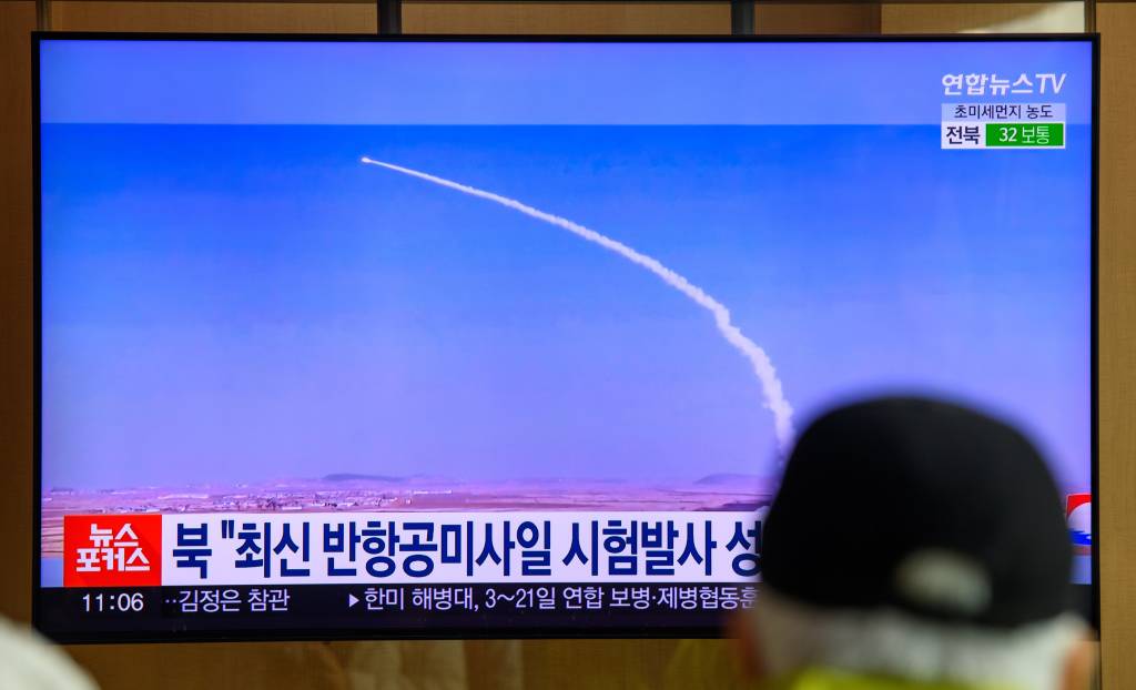 Coreia do Norte dispara mísseis antes de visita de autoridades dos EUA a Seul