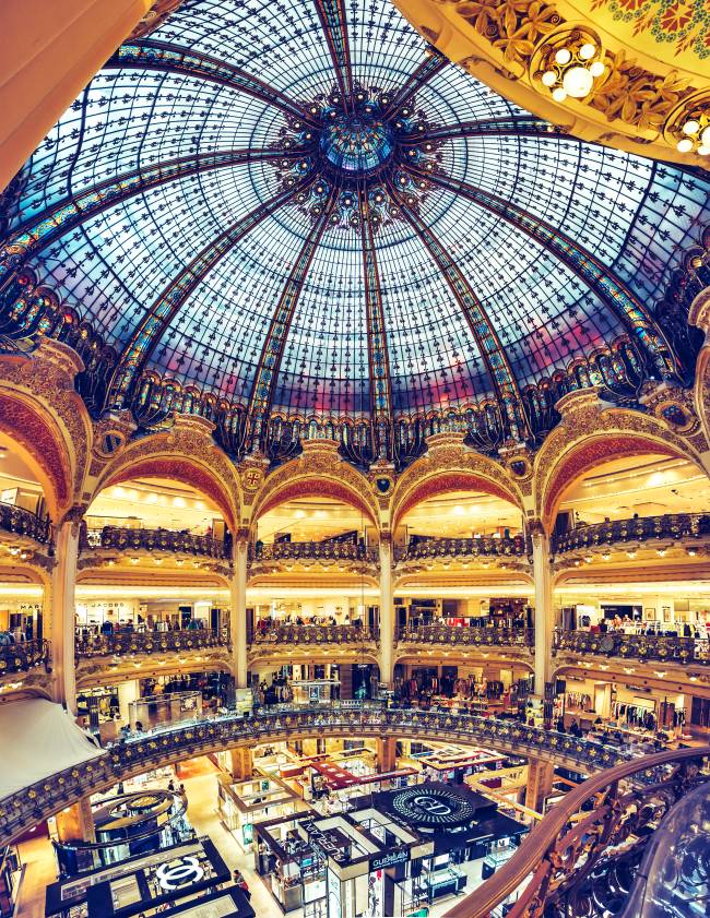 Tradição: como acontece todos os anos, a árvore de Natal ficará sob a cúpula art noveau em vidro e aço