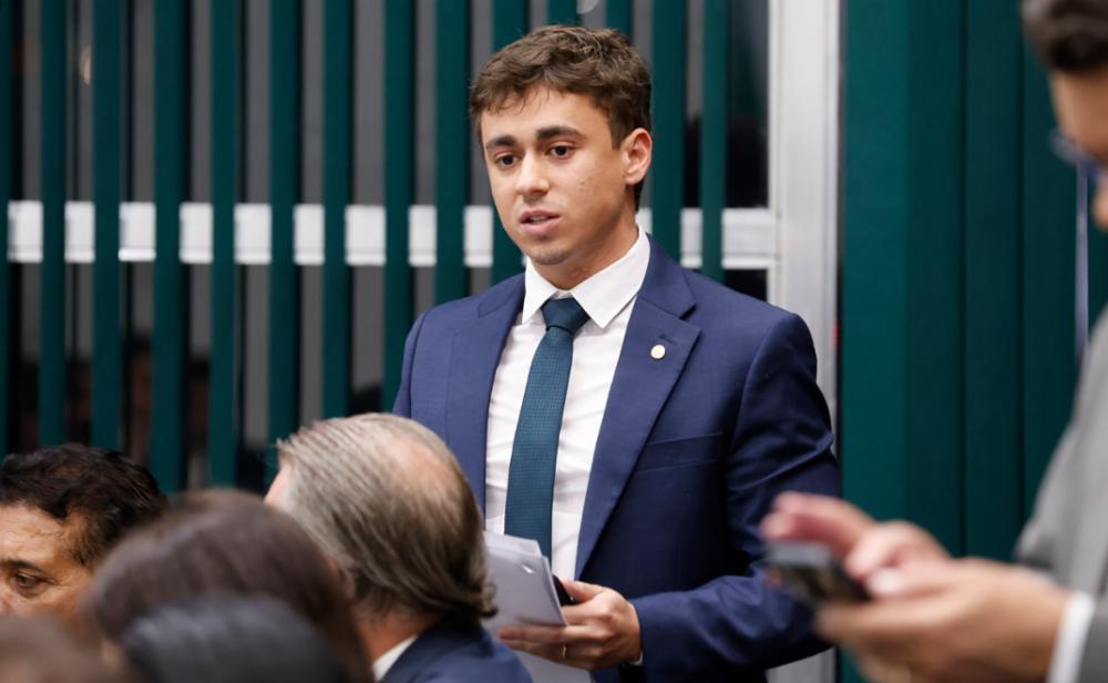 Nikolas ironiza cobrança de Moraes sobre uso de celular com Bolsonaro: “Patético”