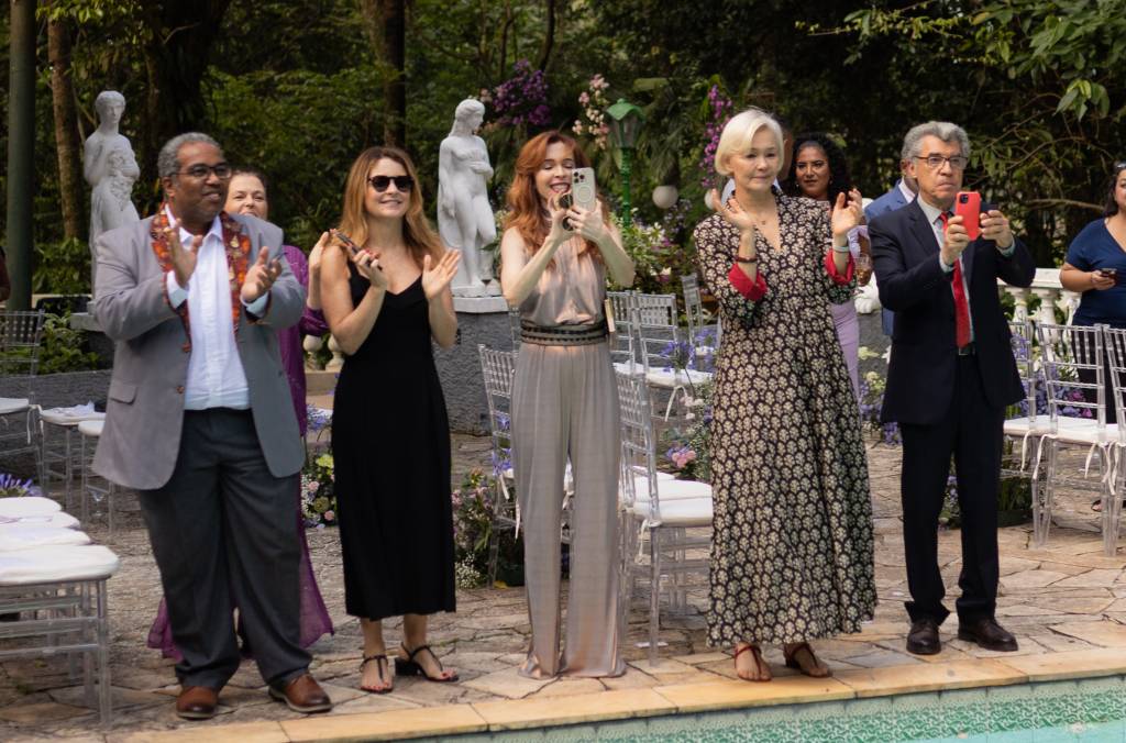 Ator e produtor se casam rodeados de famosos; confira fotos